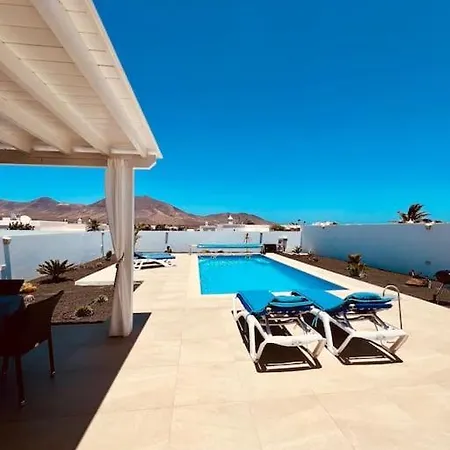 Lovely Danielle Villa *